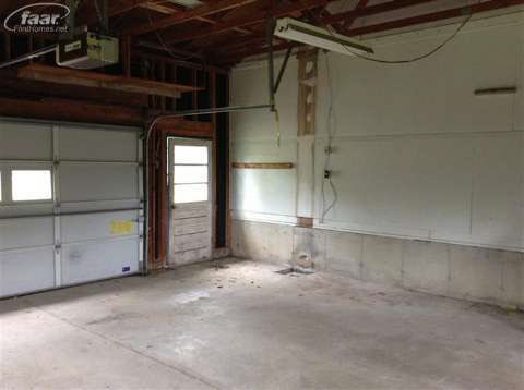1439 Bone Road Fenton, MI 48430 - Photo 15 of 17 20360039-14.JPG