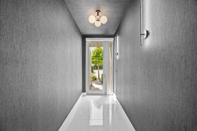 a view of entryway with window