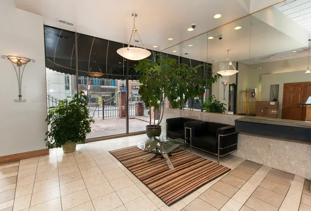 $2,000 | 230 East Ontario Street, Unit 1503, Chicago, IL 60611