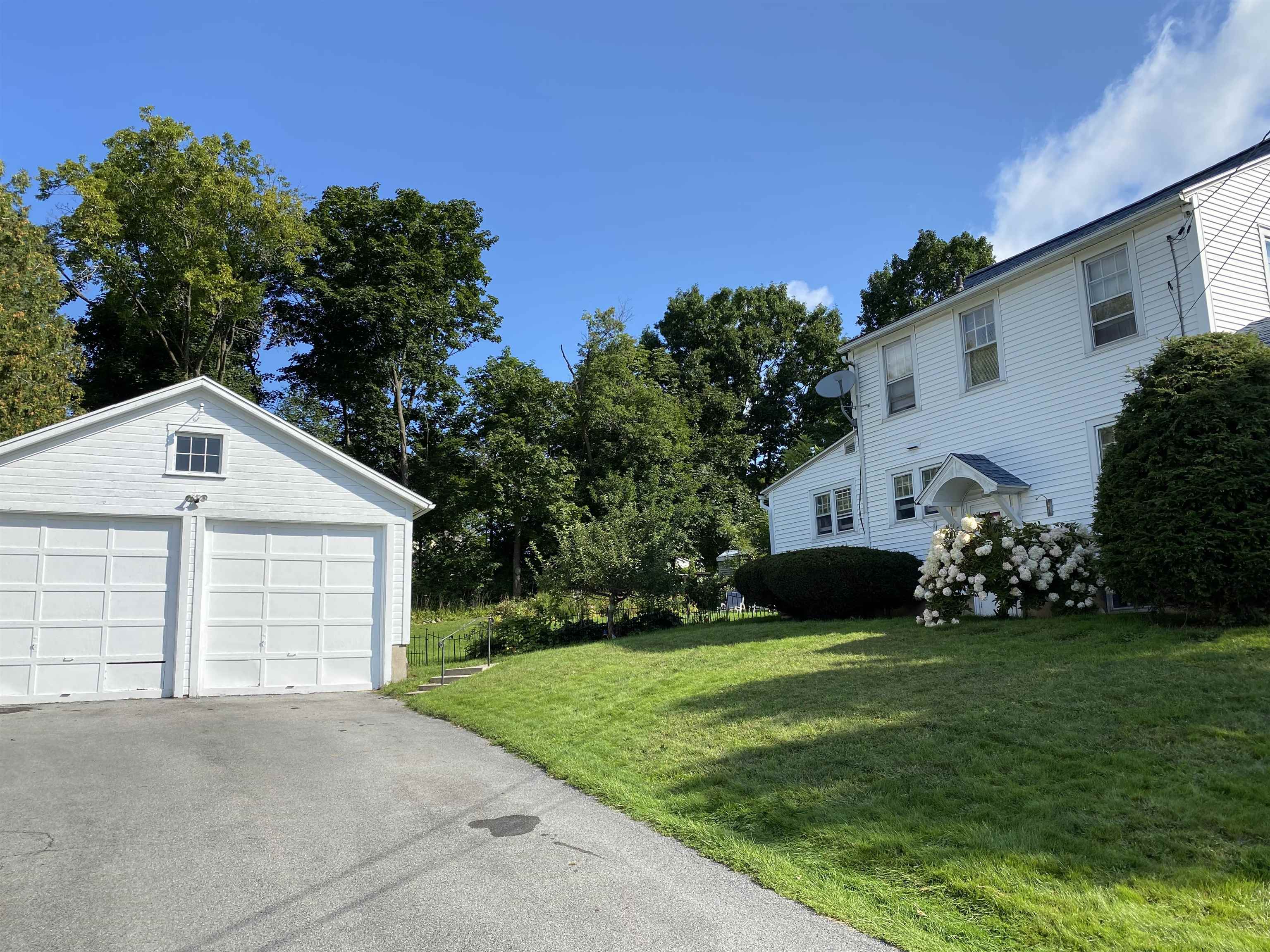 9 Howard Avenue Rutland, VT 05701 - Photo 5 of 37