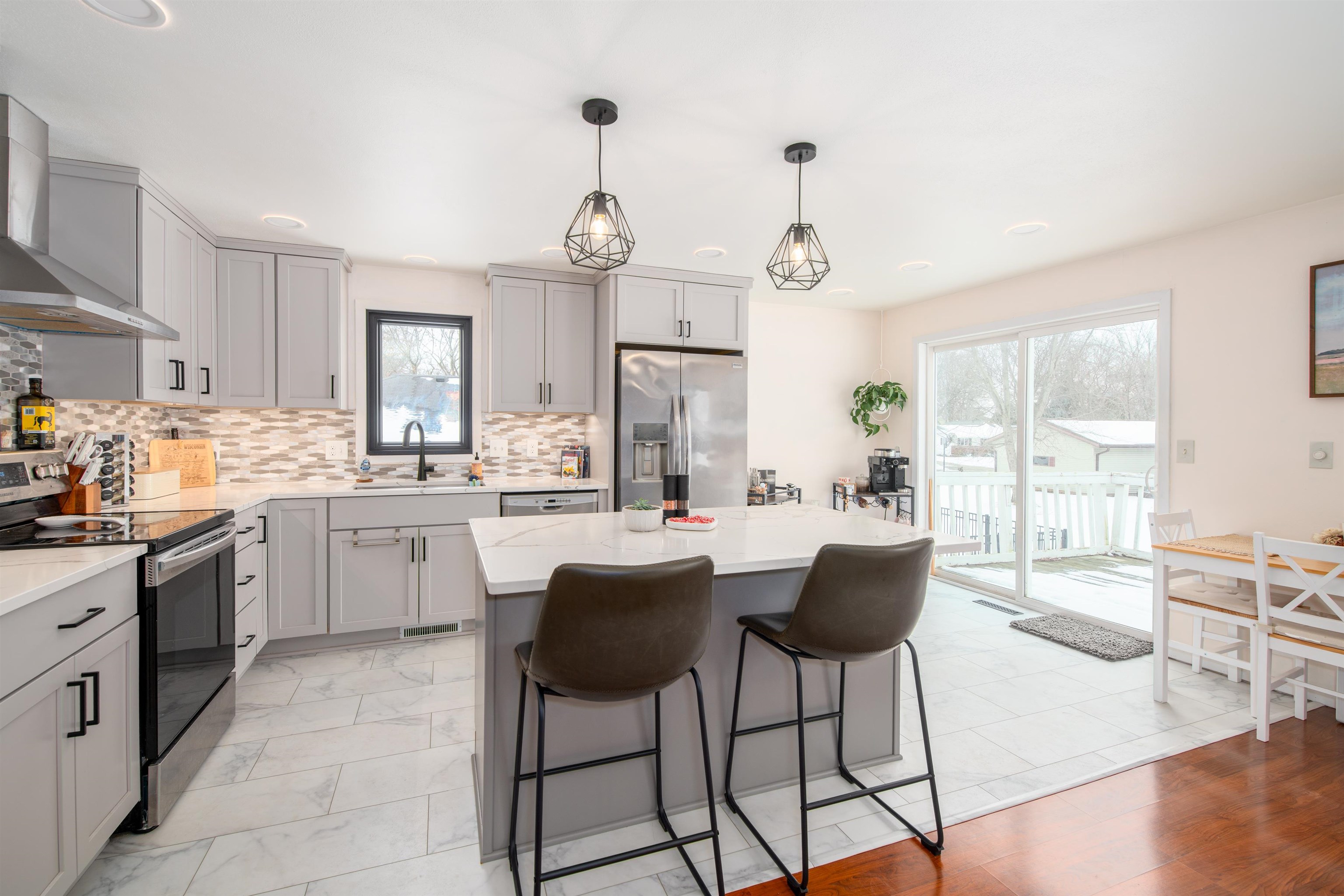 3108 East Rail Road Appleton, WI 54915 - Photo 5 of 25