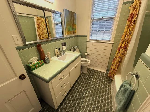 $323,000 | 220 Brantley Street, Lake City, SC 29560