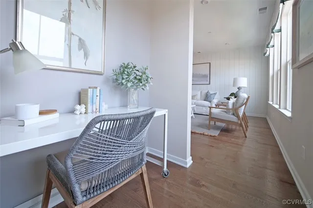 a view of livingroom with furniture