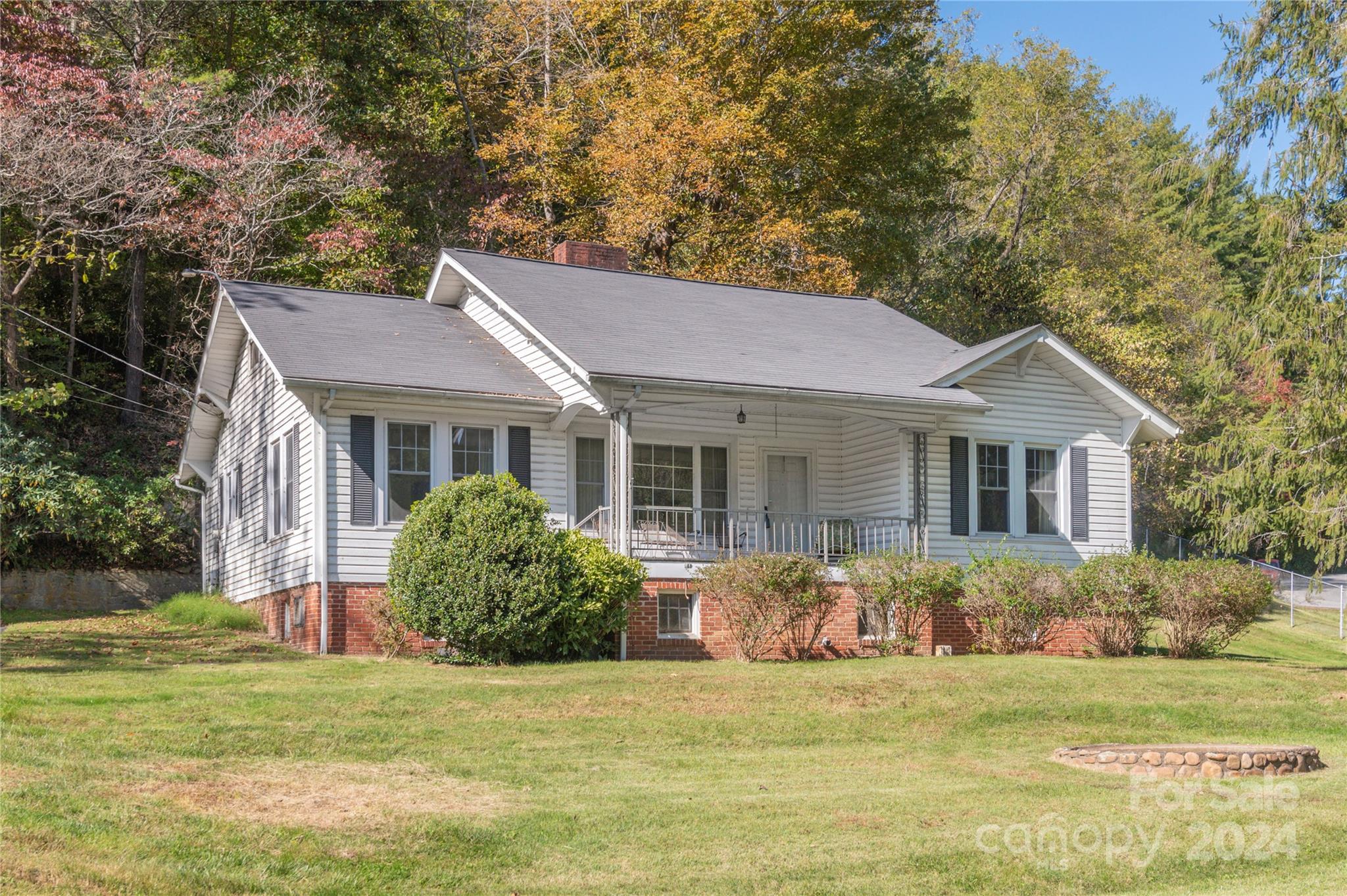 1251 Hayes Run Road Marshall, NC 28753 - Photo 3 of 18 Gallery Image 3