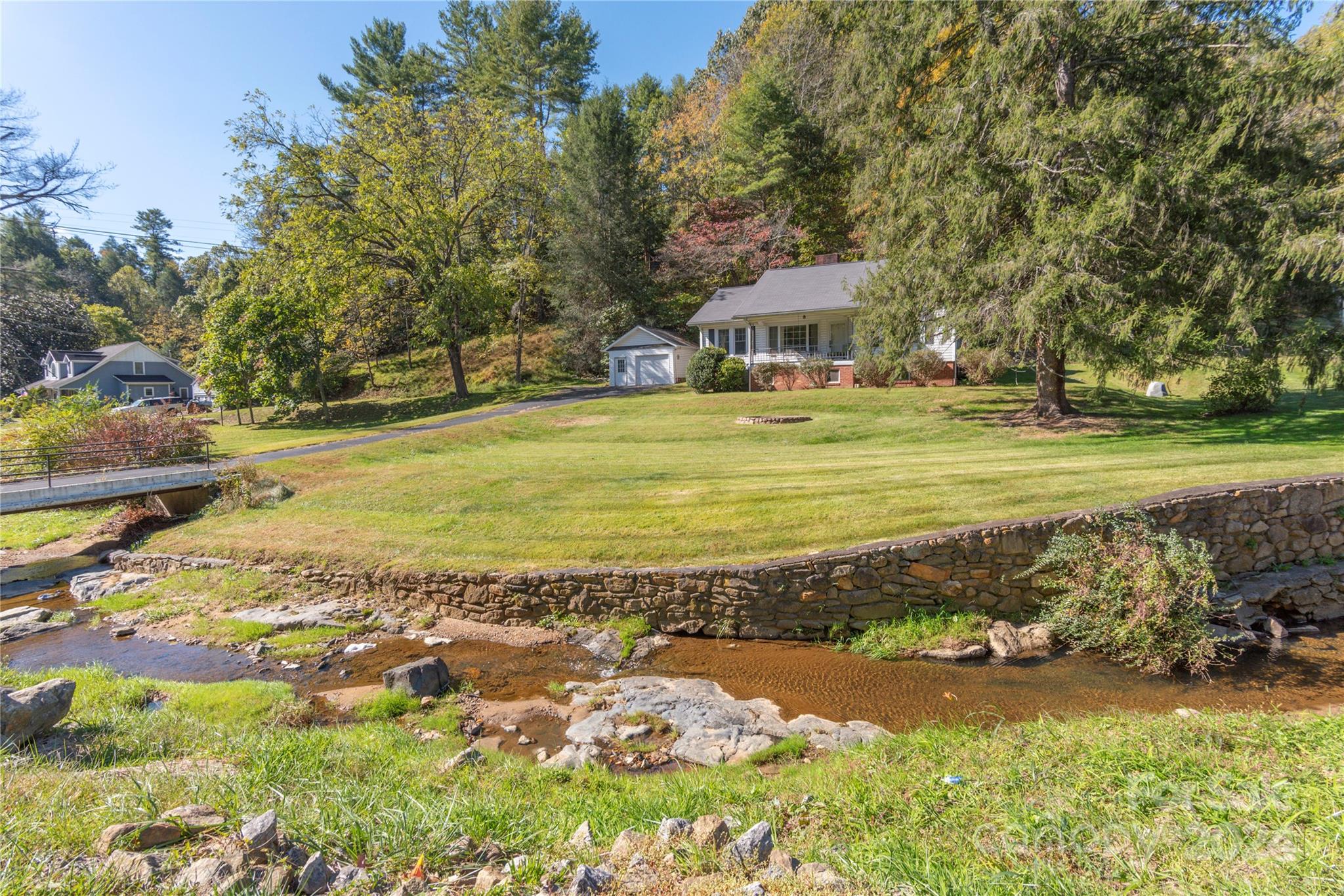 1251 Hayes Run Road Marshall, NC 28753 - Photo 4 of 18 Gallery Image 4