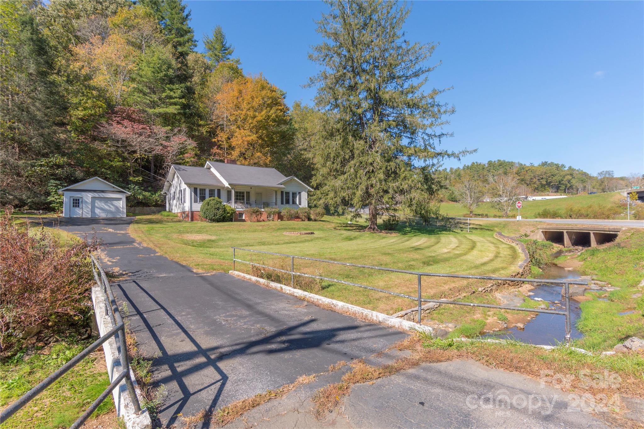 1251 Hayes Run Road Marshall, NC 28753 - Photo 5 of 18 Gallery Image 5