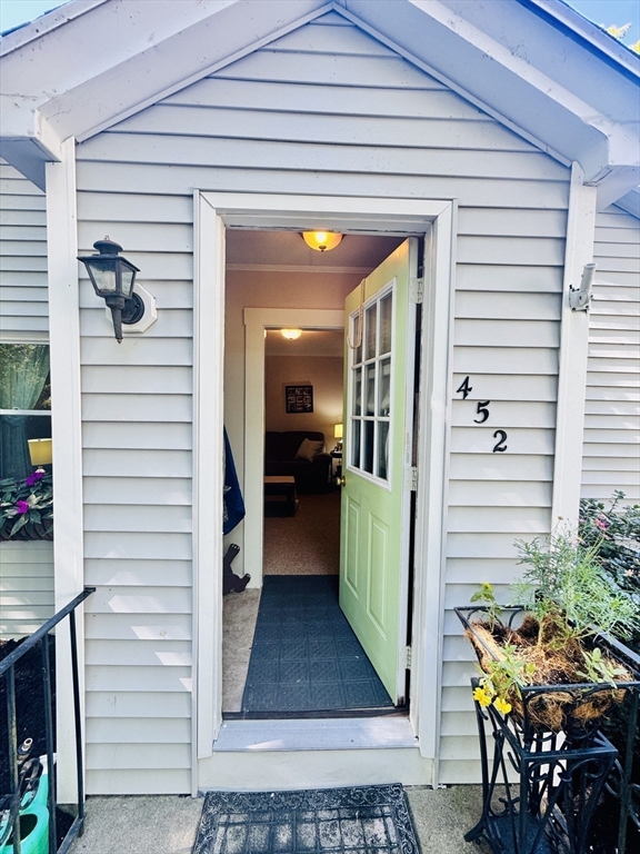 452 Hollis Road Lunenburg, MA 01462 - Photo 8 of 25 a view of an entryway of the house
