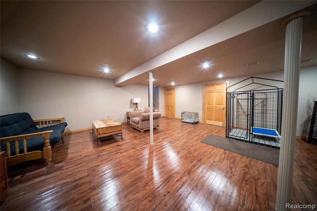 47392 Kathleen Road Macomb, MI 48044 - Photo 38 of 42