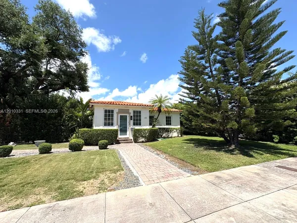 $5,000 | 11 Veragua Avenue, Coral Gables, FL 33134