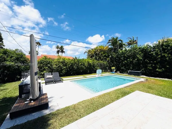 $5,000 | 11 Veragua Avenue, Coral Gables, FL 33134