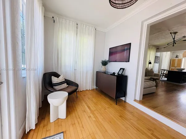 $5,000 | 11 Veragua Avenue, Coral Gables, FL 33134