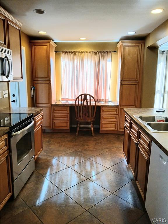 1032 North Florissant Road Ferguson, MO 63135 - Photo 9 of 32 Gallery Image 9