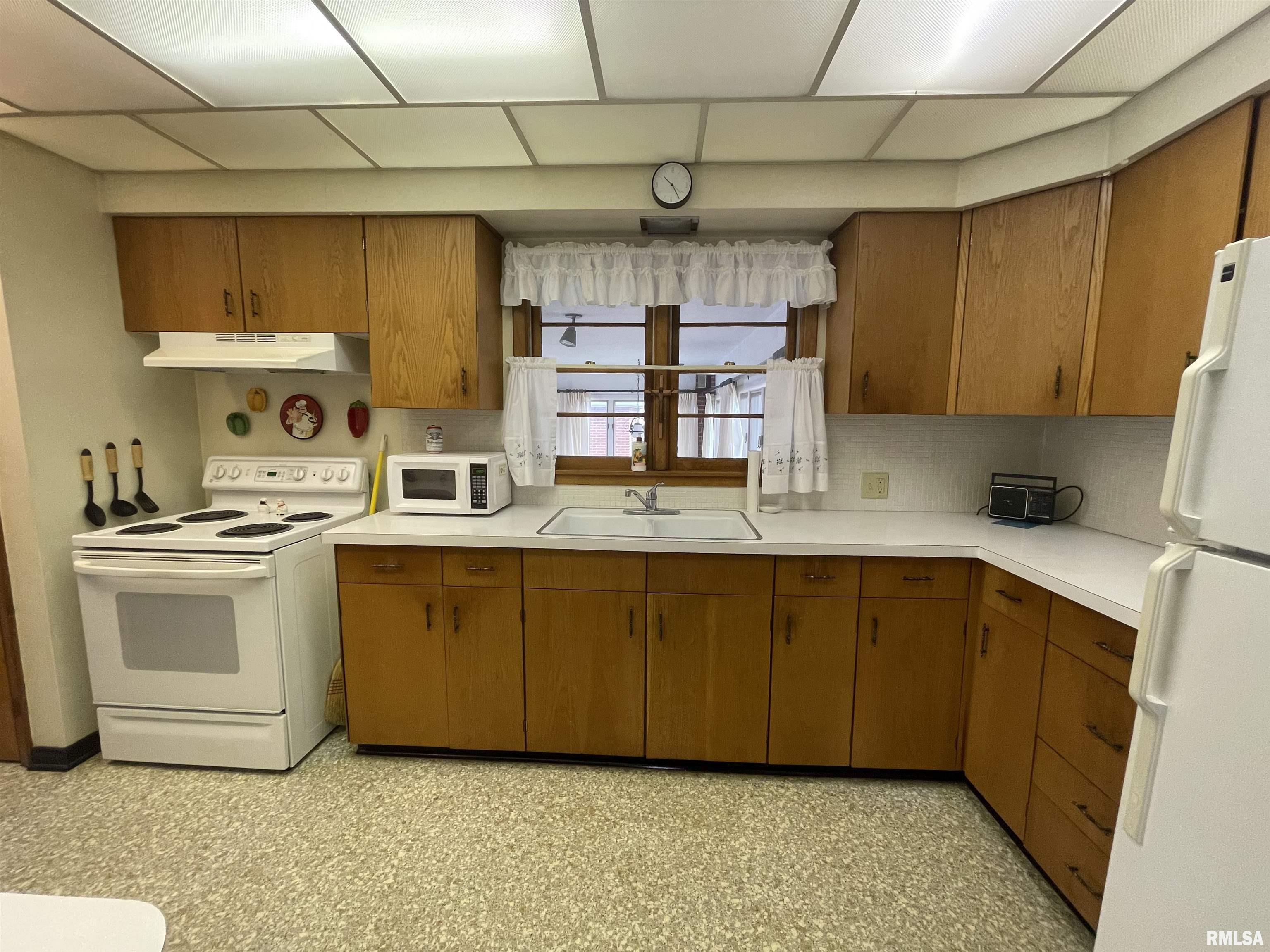 3554 Stanton Street Springfield, IL 62703 - Photo 8 of 27