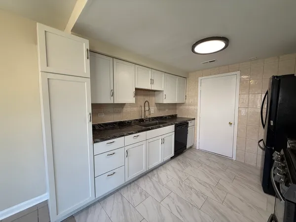 $2,400 | 1874 Windward Lane, Hanover Park, IL 60133