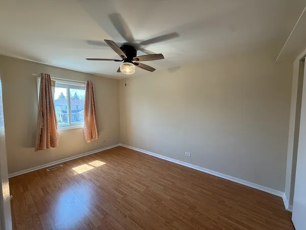 $2,400 | 1874 Windward Lane, Hanover Park, IL 60133