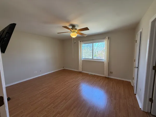 $2,400 | 1874 Windward Lane, Hanover Park, IL 60133