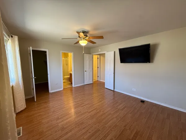 $2,400 | 1874 Windward Lane, Hanover Park, IL 60133