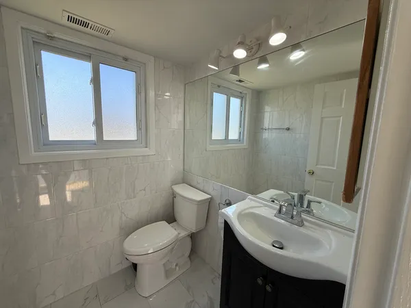 $2,400 | 1874 Windward Lane, Hanover Park, IL 60133