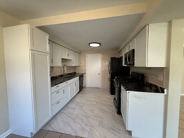 $2,400 | 1874 Windward Lane, Hanover Park, IL 60133