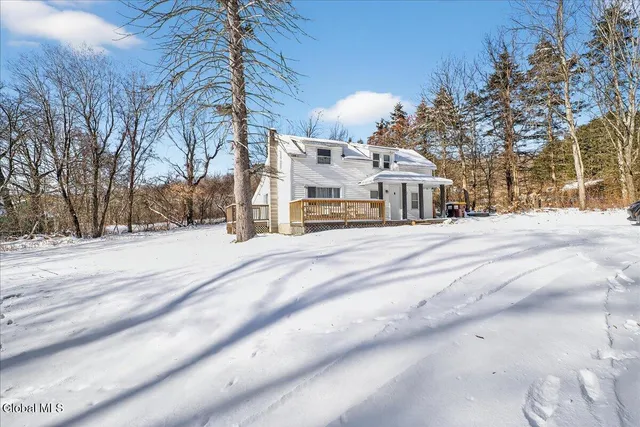 $279,000 | 1423 Washout Road, Glenville, NY 12302