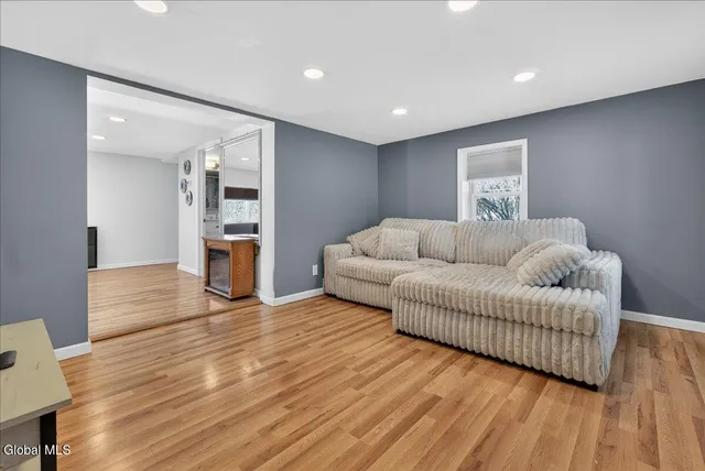 $279,000 | 1423 Washout Road, Glenville, NY 12302