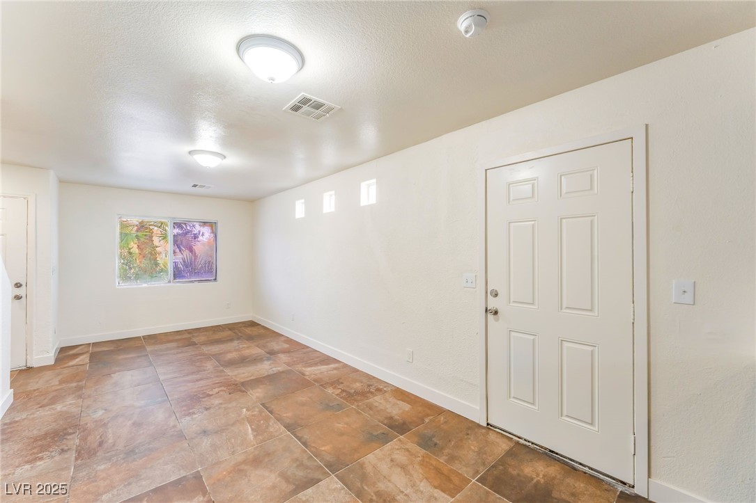 4706 Pinon Pointe Road Las Vegas, NV 89115 - Photo 4 of 20