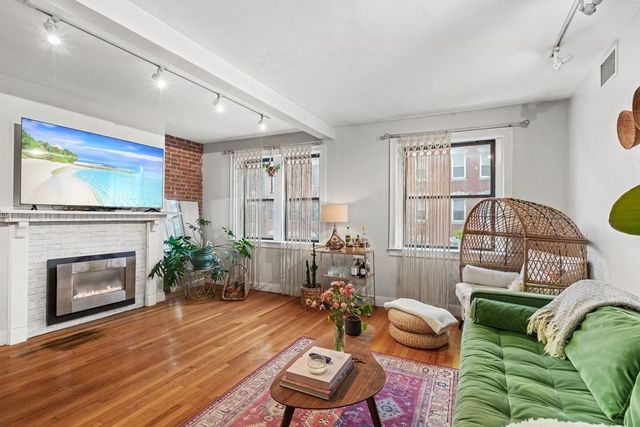 $810,000 | 416 Hanover Street, Unit 2, Boston, MA 02113
