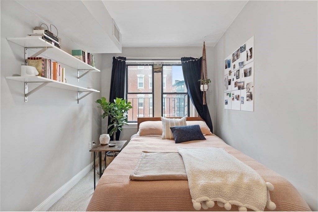 416 Hanover Street, Unit 2 Boston, MA 02113 - Photo 12 of 34