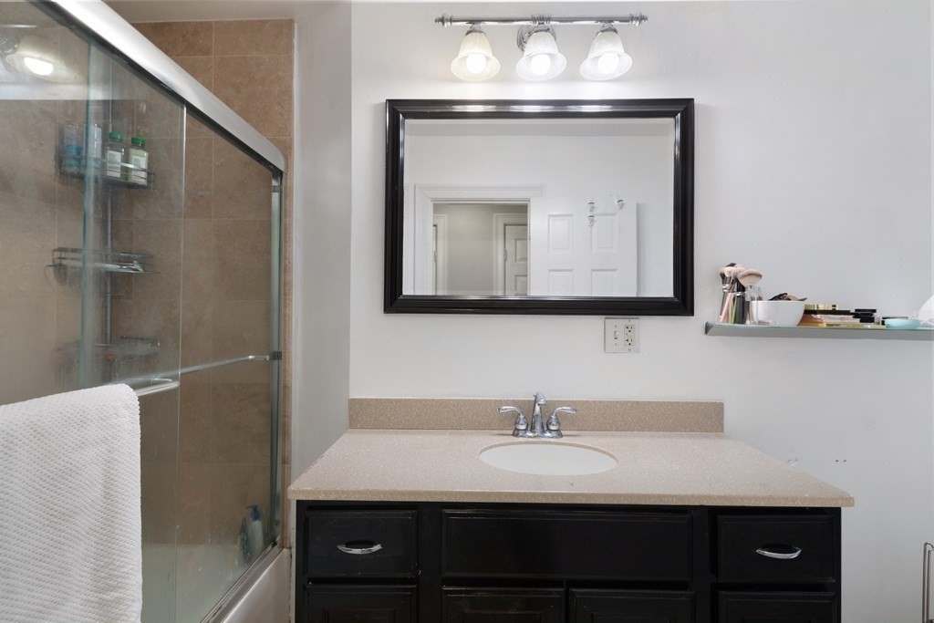 416 Hanover Street, Unit 2 Boston, MA 02113 - Photo 14 of 34