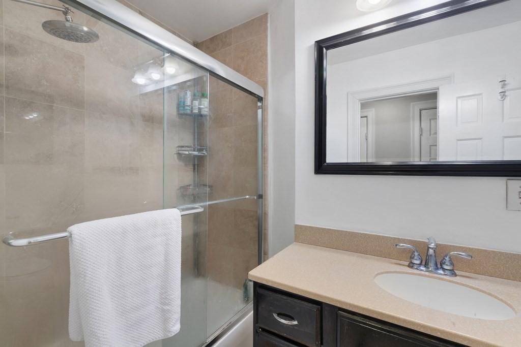 416 Hanover Street, Unit 2 Boston, MA 02113 - Photo 15 of 34