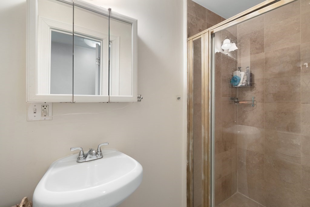 416 Hanover Street, Unit 2 Boston, MA 02113 - Photo 20 of 34