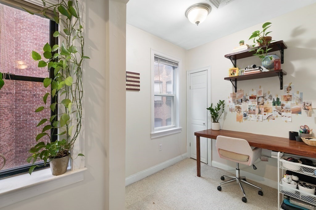 416 Hanover Street, Unit 2 Boston, MA 02113 - Photo 21 of 34