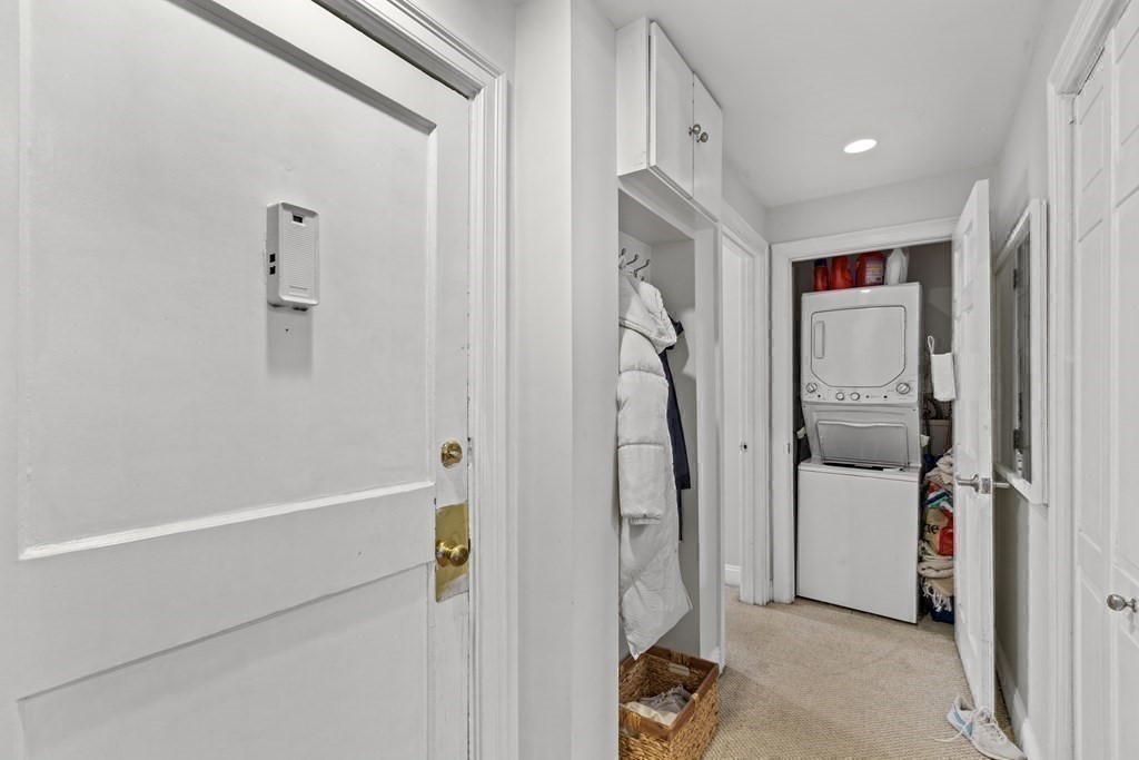 416 Hanover Street, Unit 2 Boston, MA 02113 - Photo 25 of 34