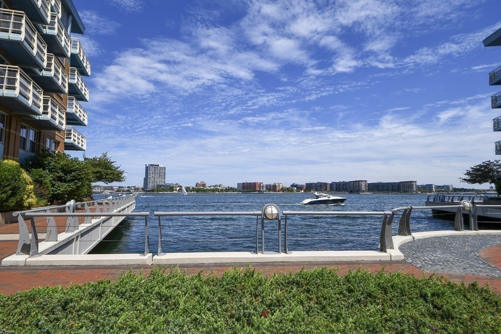 416 Hanover Street, Unit 2 Boston, MA 02113 - Photo 27 of 34