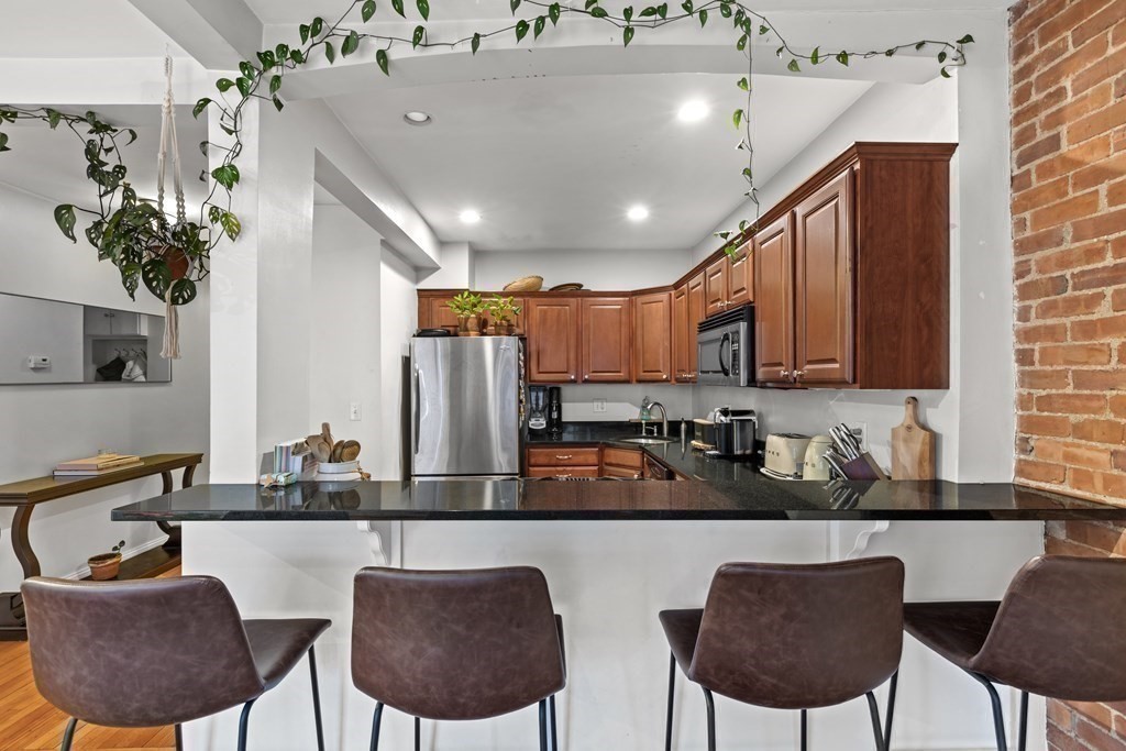 416 Hanover Street, Unit 2 Boston, MA 02113 - Photo 10 of 34