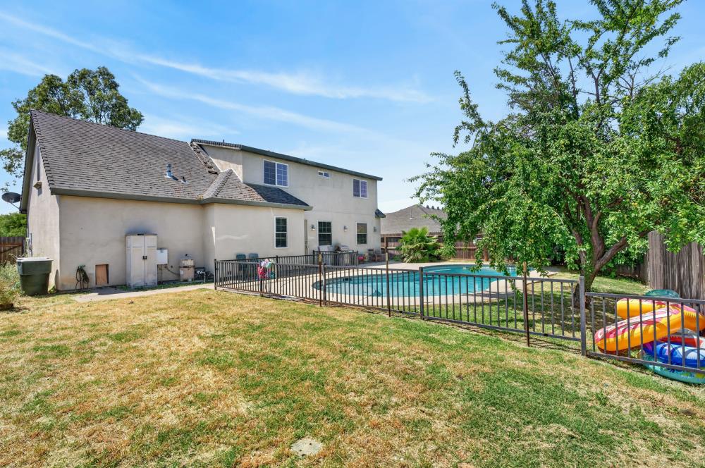 215 Singh Lane Rio Linda, CA 95673 - Photo 9 of 41