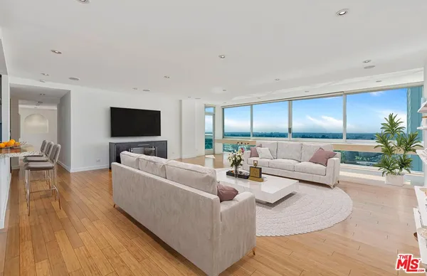 $7,950 | 2222 Avenue Of The Stars, Unit 1102, Los Angeles, CA 90067