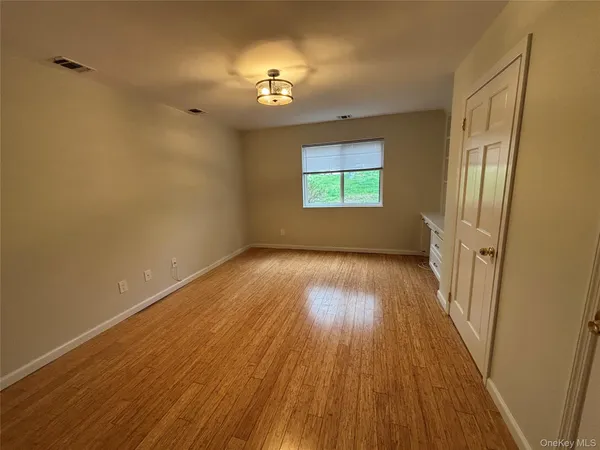 $2,600 | 2905 Fox Lane, Poughkeepsie, NY 12603