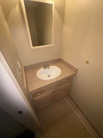 $1,800 | 37403 Stonegate Circle, Clinton Township, MI 48036