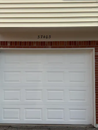 $1,800 | 37403 Stonegate Circle, Clinton Township, MI 48036