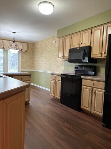 $1,800 | 37403 Stonegate Circle, Clinton Township, MI 48036