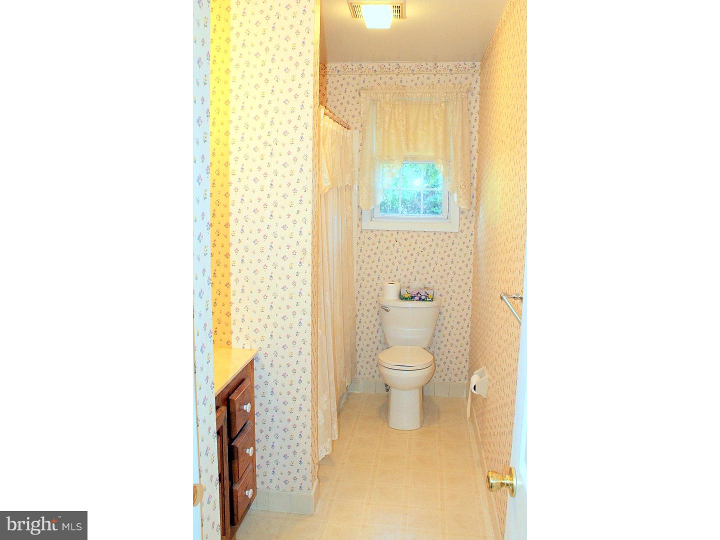 130 Parkview Road Stratford, NJ 08084 - Photo 16 of 25 Bathroom