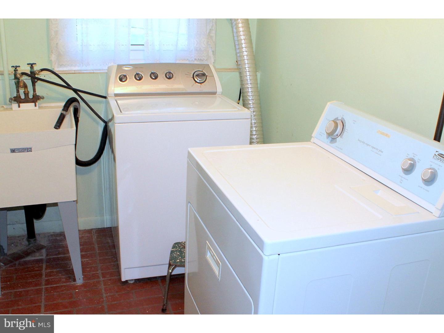 130 Parkview Road Stratford, NJ 08084 - Photo 21 of 25 Laundry Room