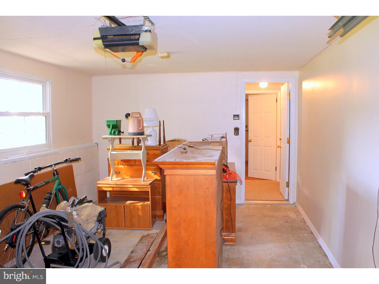 130 Parkview Road Stratford, NJ 08084 - Photo 22 of 25 Garage