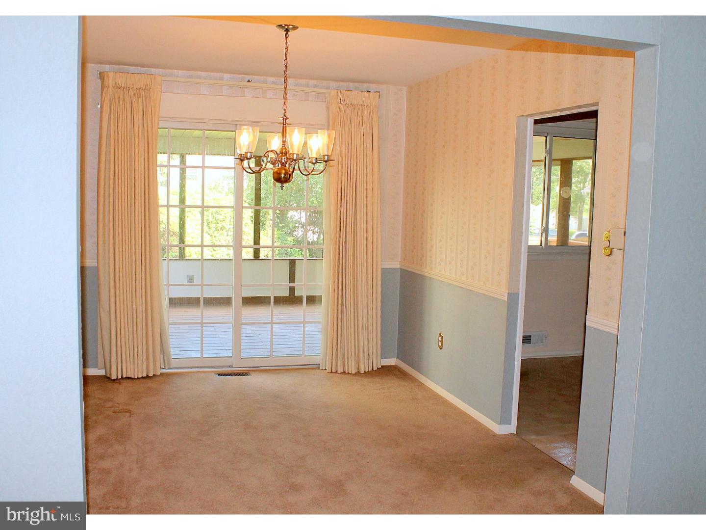 130 Parkview Road Stratford, NJ 08084 - Photo 7 of 25 Dining Room