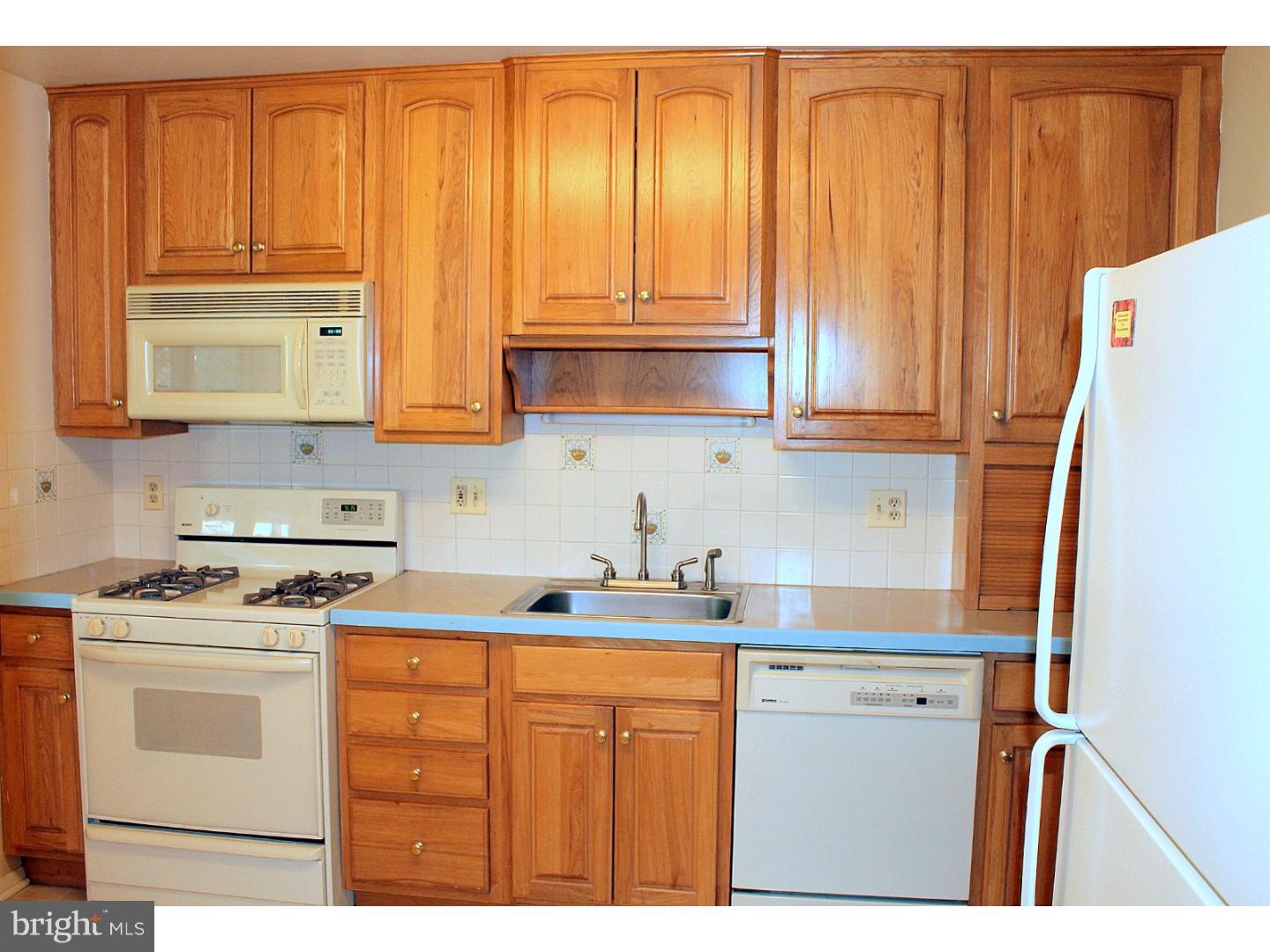 130 Parkview Road Stratford, NJ 08084 - Photo 8 of 25 Kitchen