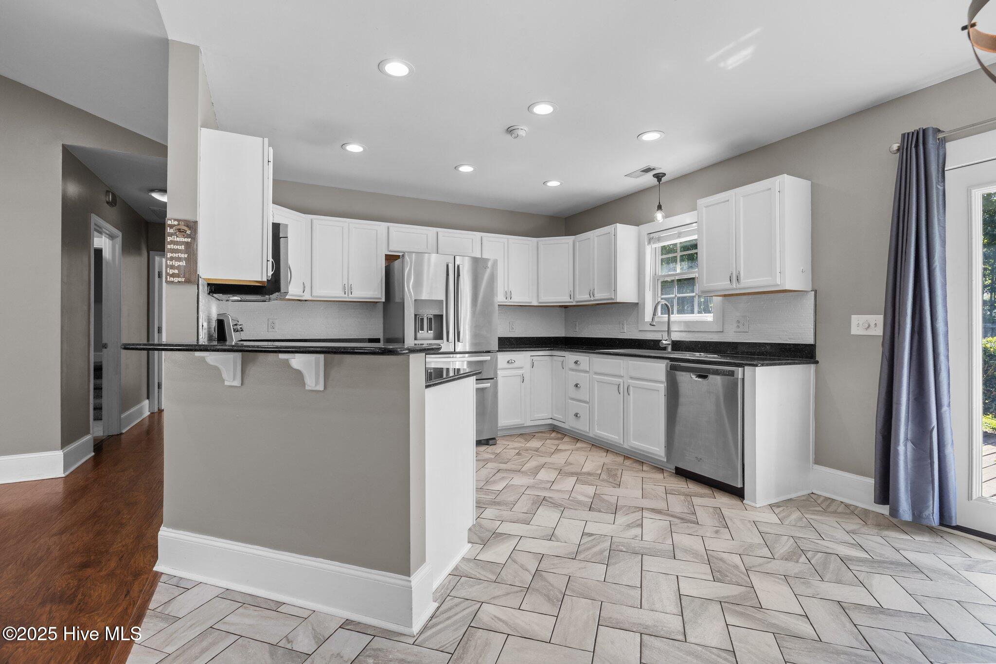 1199 Nine Foot Road Newport, NC 28570 - Photo 13 of 45 19-web-or-mls-1S3A1458