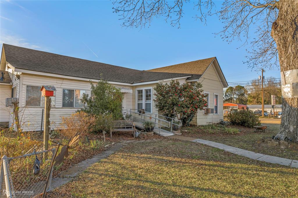 1102 Shreveport Road Minden, LA 71055 - Photo 24 of 32 Side entrance with ramp