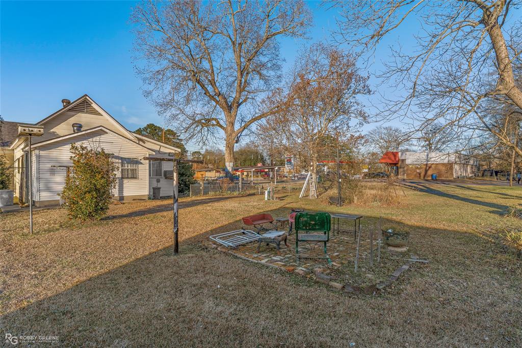 1102 Shreveport Road Minden, LA 71055 - Photo 26 of 32 Side yard