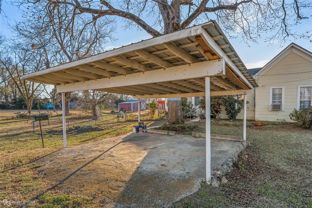 1102 Shreveport Road Minden, LA 71055 - Photo 31 of 32 Covered parking